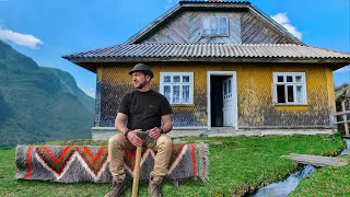 The Hard Life of a Man in a Faraway House in the Midst of the Mountains! How People Live