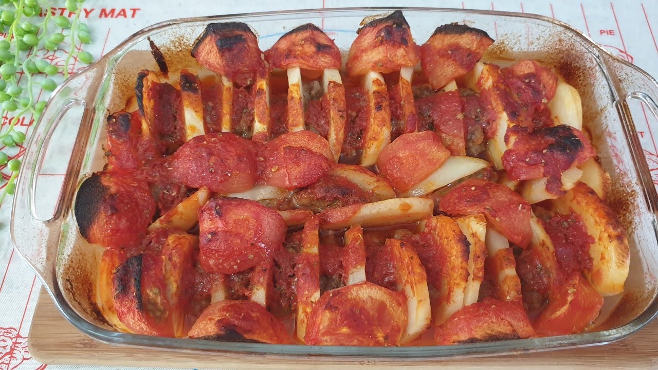 Akşam yemeği için en lezzetli seçenek,Fırında Köfte Patates????As a dinner,Meatballs and Potatoes???? Akşam yemeği için en lezzetli seçenek,Fırında Köfte Patates????As a dinner,Meatballs and Potatoes????