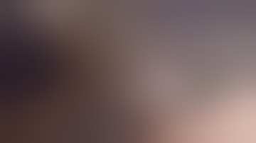 Frilled Dragon eats mouse(close up)