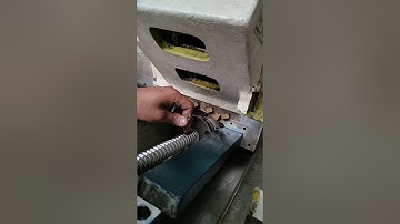 CNC Machine Turcite Scraping Blue match #reconditioning  #turcite #bluematching #scraping