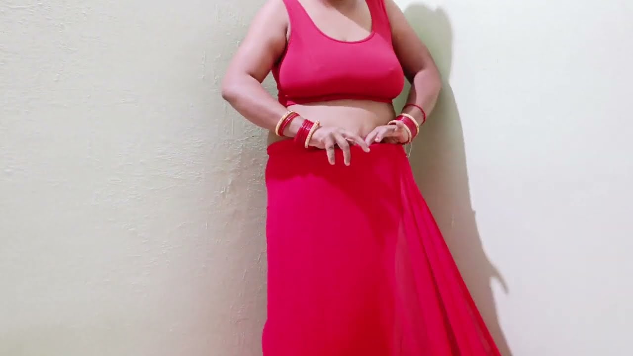 red saree how to wearing with sleeveless blouse saree draping in
