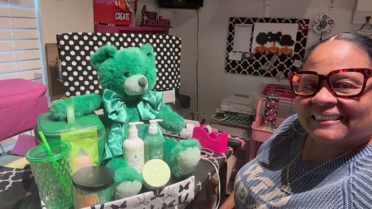 Элементы дизайна с использованием переработанных материалов.