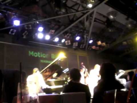 A.Piazzolla「ブエノスの秋」.MOV
