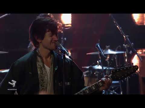 Arctic Monkeys - Do I Wanna Know? - [Late Night Berlin 2022]
