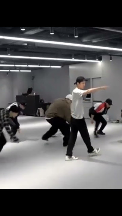 EXO Dance Practice-(EXO~Love Shot)