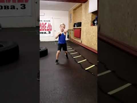 видео: Бокс. Круговая тренировка на ноги для детей 8...9лет.отработка разножки.#фитбоксрыбинск #медведьбокс