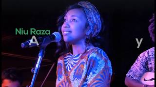 Video thumbnail of "Ampy izay - Niu Raza (lyrics)"