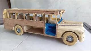 Así esta quedando este camión artesanal de madera reciclada