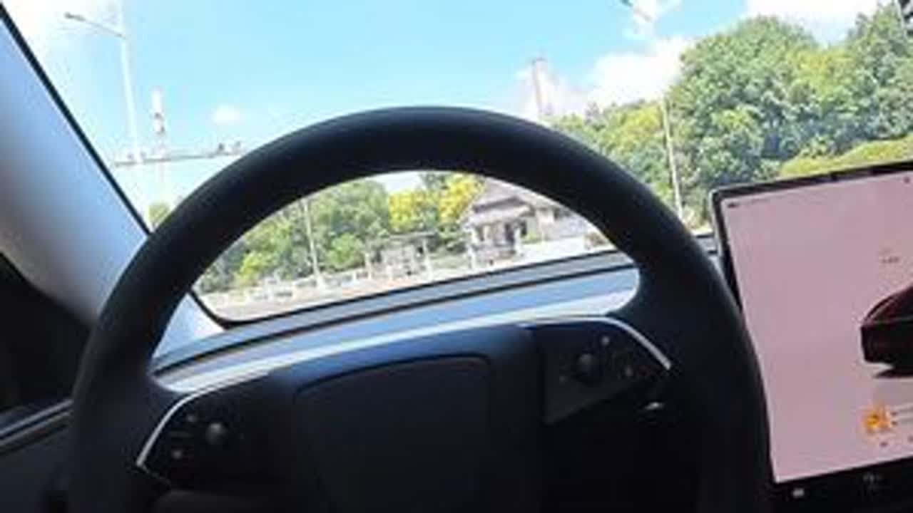 特斯拉不好的东西给我狠狠避雷！！ 视频比较长，好的东西清单我放在最后了～不好的东西大家就不要种草了！ 喜欢视频中的东西可以看一下我的橱窗，都很实用，价格也很ok！