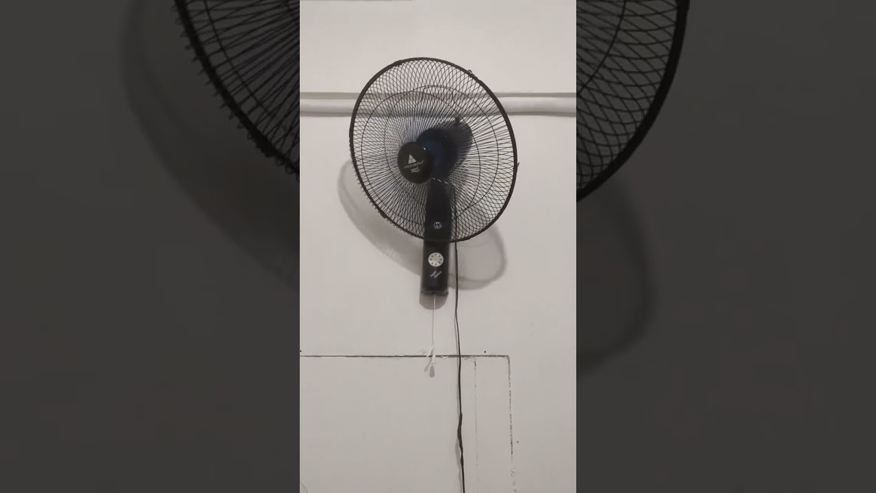 16" Hanabishi Wall Fan (With Blue Blade) (1 of 2)