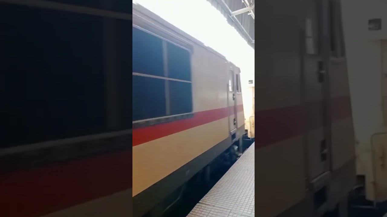 22159 CSTM Mumbai - MGR Chennai Express 