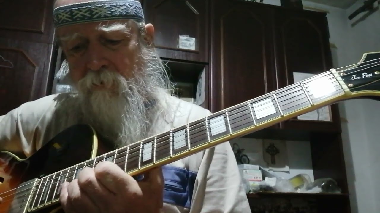 Folk melody. Месяц на небе. #guitar Epifonq 1980