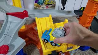 Playing with a tower | Video for Kids.