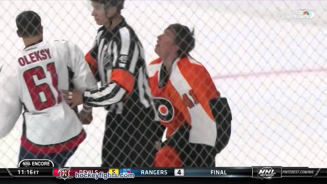 philadelphia flyers mascot gritty Steve Oleksy vs Blair Jones Sep 22, 2014
