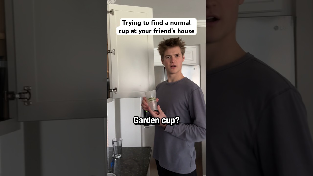 Пытаюсь найти нормальную чашку в доме друга