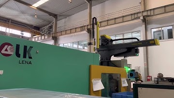 Samfacc high speed robot for thin wall product#machinery #robot #injectionmoldingmachine