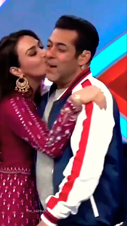 Preity Zinta 💋 kiss salman khan at Bigboss #shorts #viralshorts #trendingshorts #shortsviral