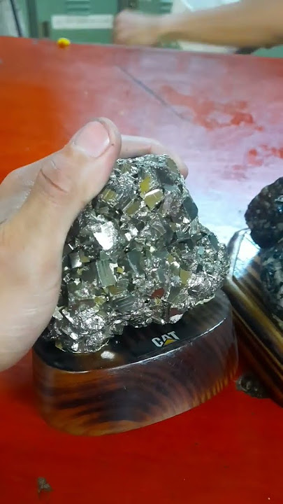 batu emas dari papua