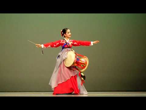 ## Korean Traditional Dance by Treasure ##