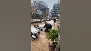 Đà Lạt mưa lũ thất thủ lại ngập nước trôi xe khắp nơi #shorst