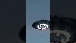 A man filmed a real UFO