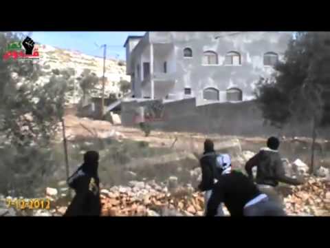 جنود الاحتلال يهربون بمواجهات مسيرة كفر قدوم