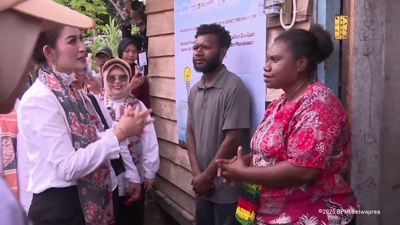 Ibu Selvi Gibran Tinjau Program Listrik dan Bantuan Air Bersih di Manokwari