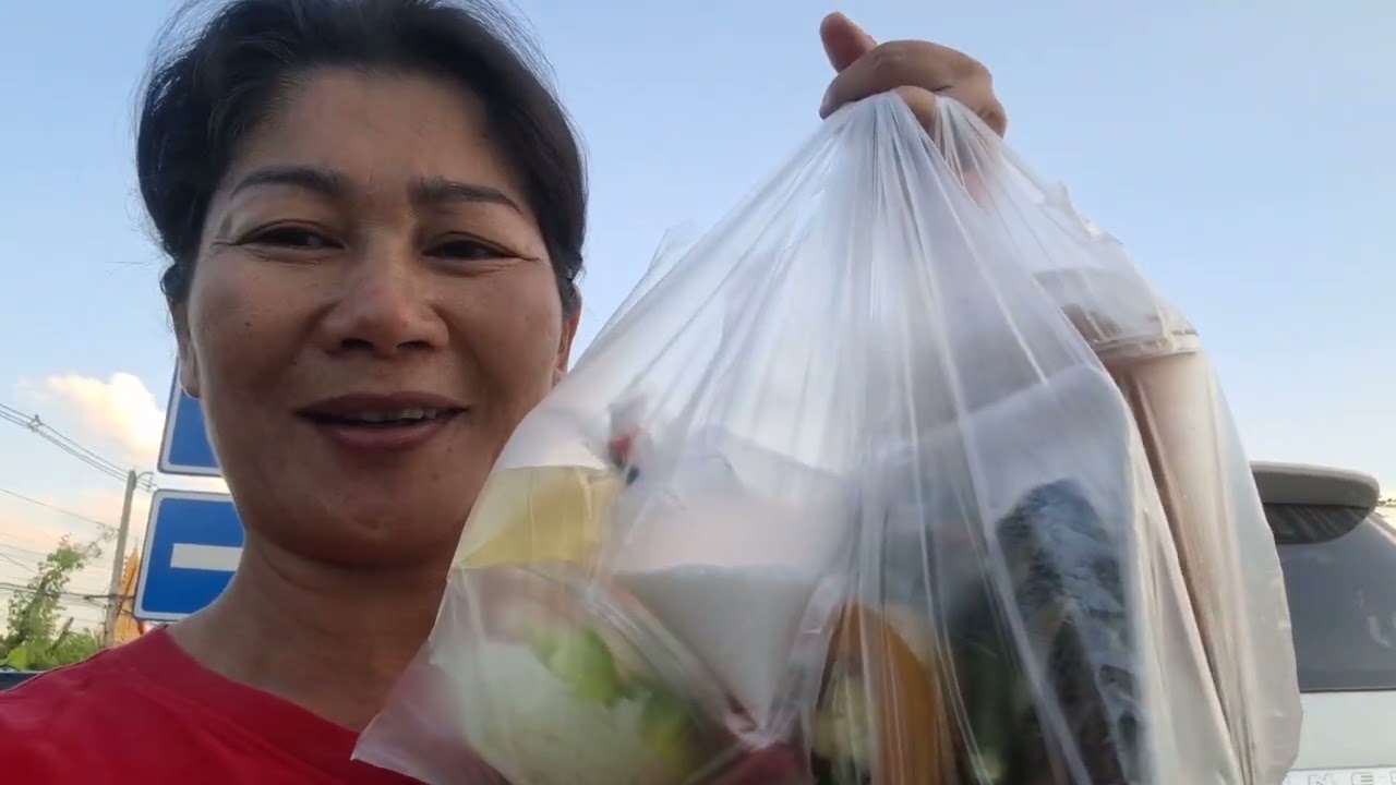 เลาะตลาดเทศบาลเมืองหนองหิน จ.เลย ได้แนวกินแซ่บๆจ้าพี่น้อง