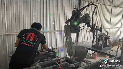 Robot hàn bàn ghế học sinh tại Nội thất Anh Phát