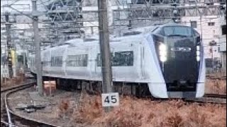 E353系 S107編成 特急かいじ39号甲府行が立川駅6番線に入線するシーン