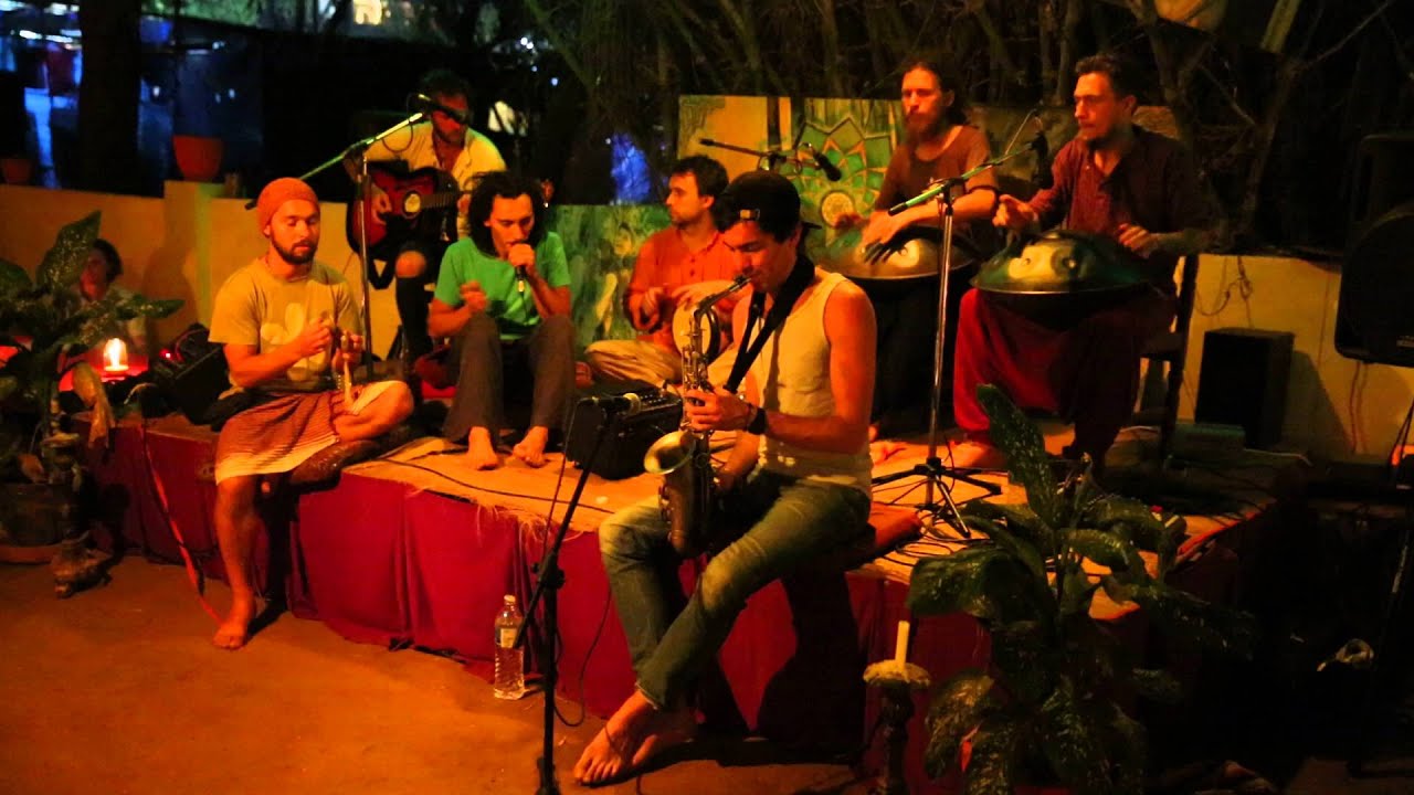 Three Pandas and the Moon - Jam, Handpan, Beatbox, Darbuka, Guitar, Goa 2016