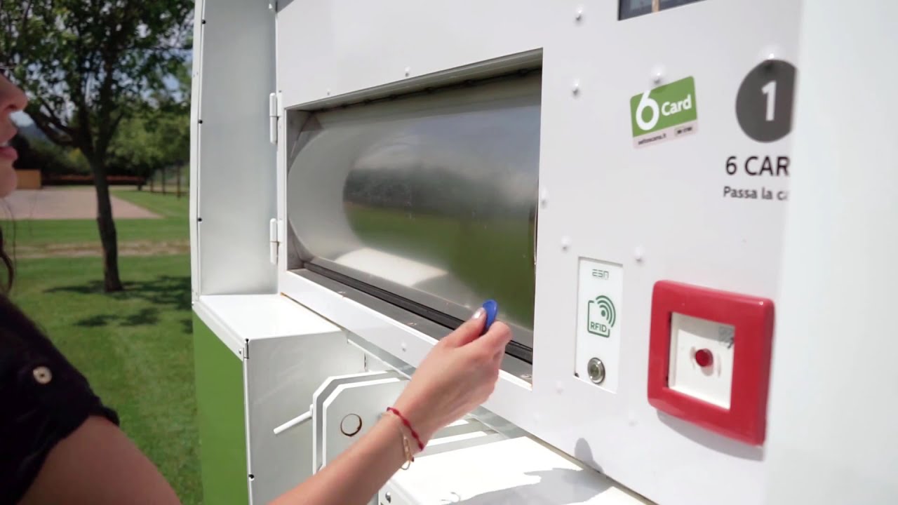 Solar Powered Waste Compactor RollOff, Single Blade Waste