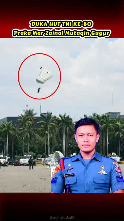 Private Zainal Gugμr during the parachute jump during the TNI anniversary rehearsal #huttni80 #hu...