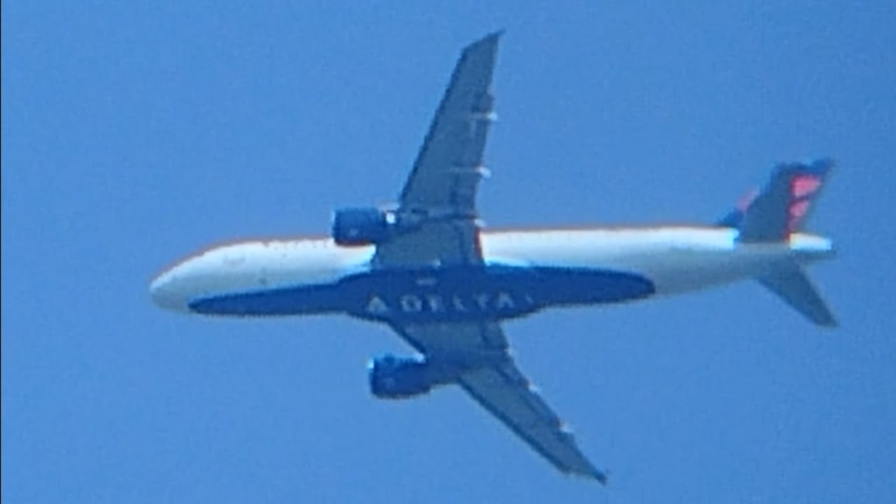 Delta Airlines Airbus A320-212 N335NW DL724 BDL-DTW (FOPP whistling sound)