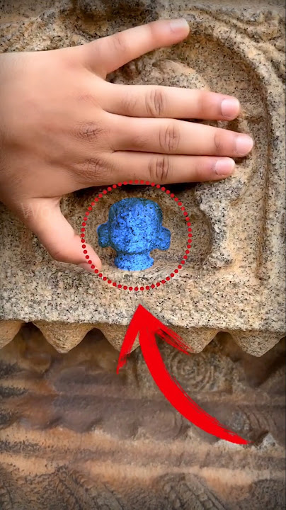 How is it possible?🤯😳 #shorts #carving #hampi #temple #illusion #ancient #animals #ytshorts #india