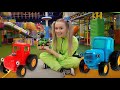 Алиса Шоу Распаковка Синий Трактор в парке развлечений Joki Joya Алиса Шоу Распаковка Синий Трактор в парке развлечений Joki Joya