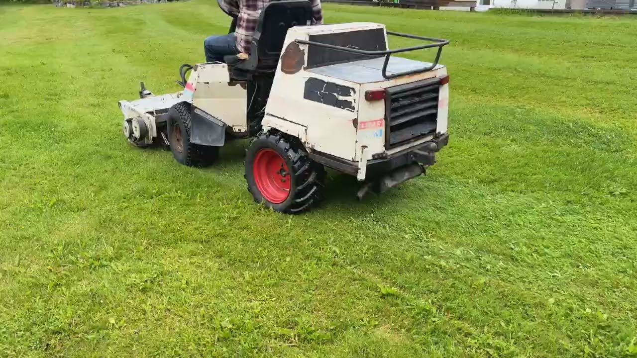 Midjestyrd Redskapsbärare Belos 1302D