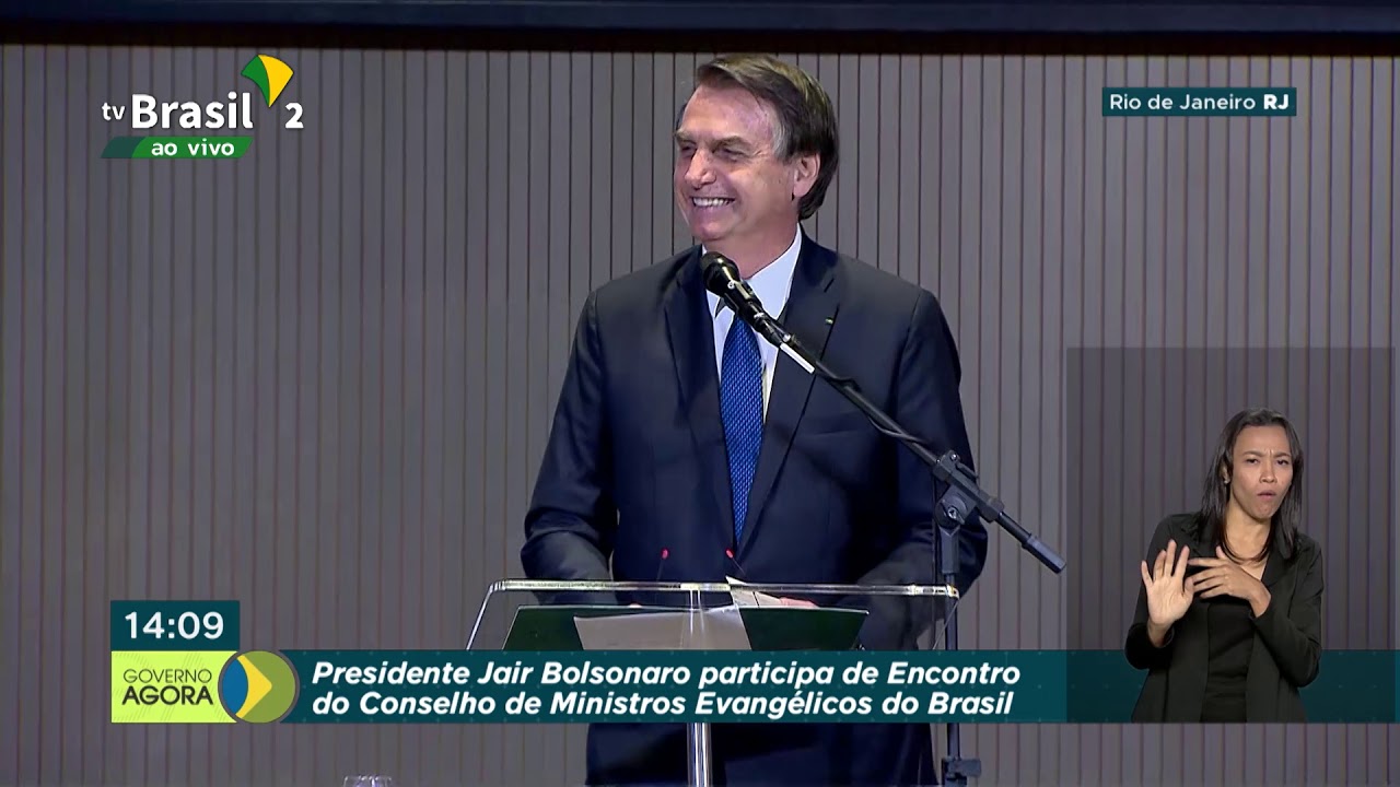 Ao vivo: Bolsonaro participa de encontro com evangélicos 