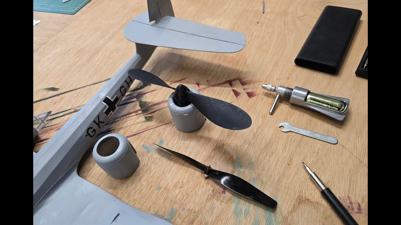 Blohm und Voss BV-141 conversion to Modela CO2 motor