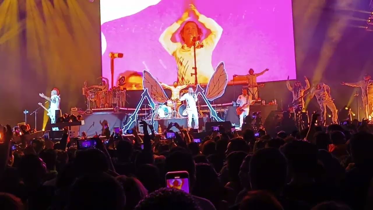 PERO QUE NECESIDAD LOS ESTRAMBÓTICOS PALACIO DE LOS DEPORTES INVASIÓN ESTRAMBOTICA 19 JULIO DEL 2025