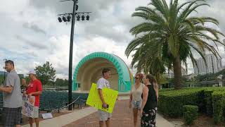 Lake Eola Park, heart of Orlando. Best place to get to know Orlando's culture