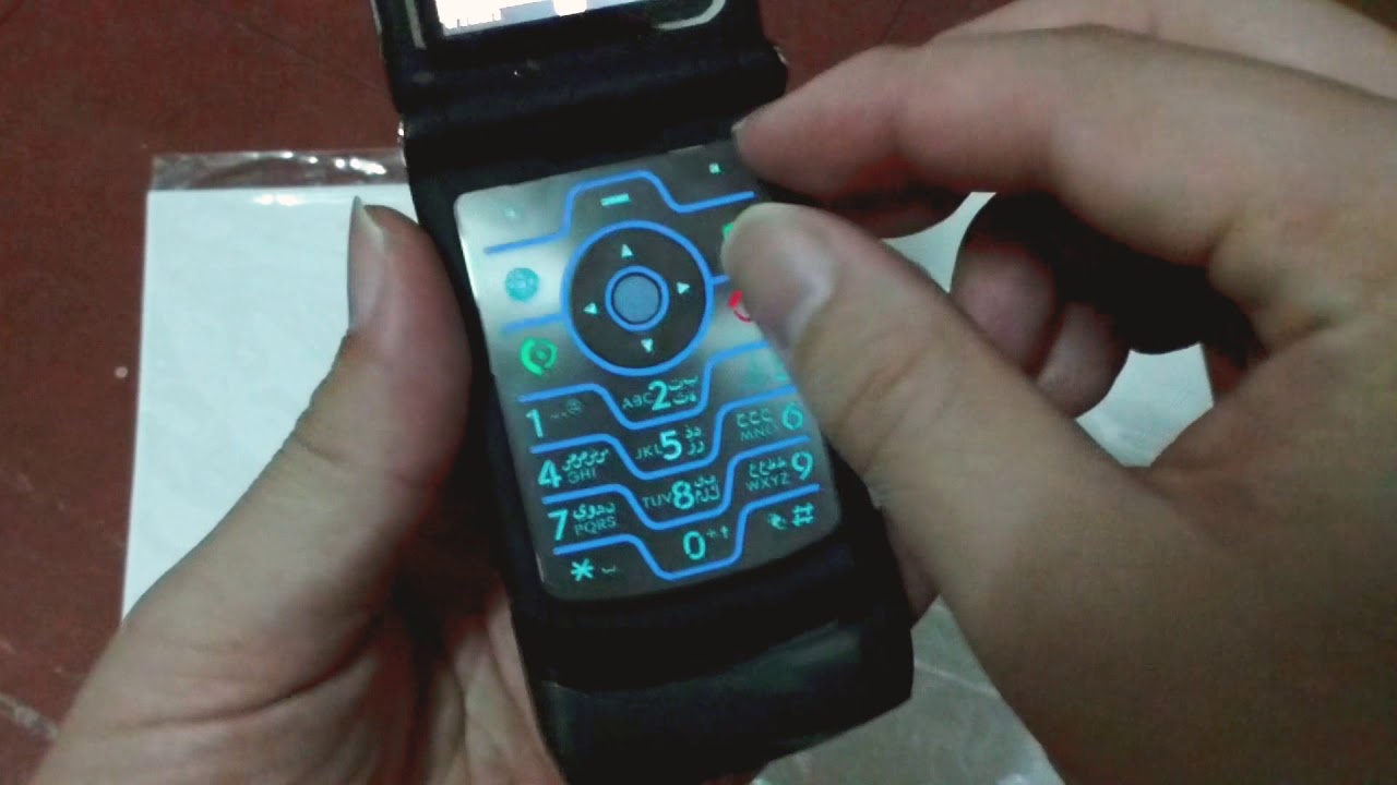Motorola v3i unboxing - YouTube