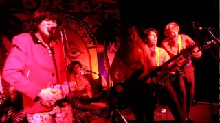 Little Freddie & The Pops - She's Running Around @ Bar 362, St Kilda (29th May 2010)