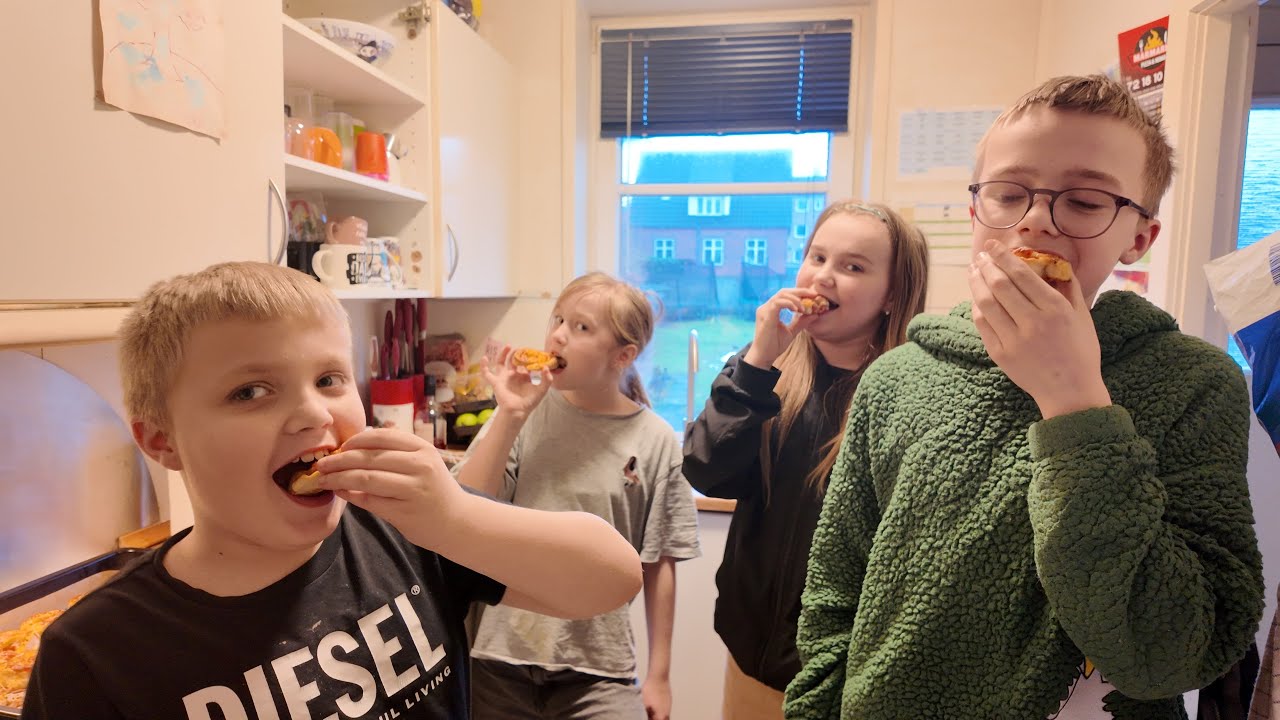 Når ungerne laver pizzasnegle 😂🍕 (det gik helt galt!)