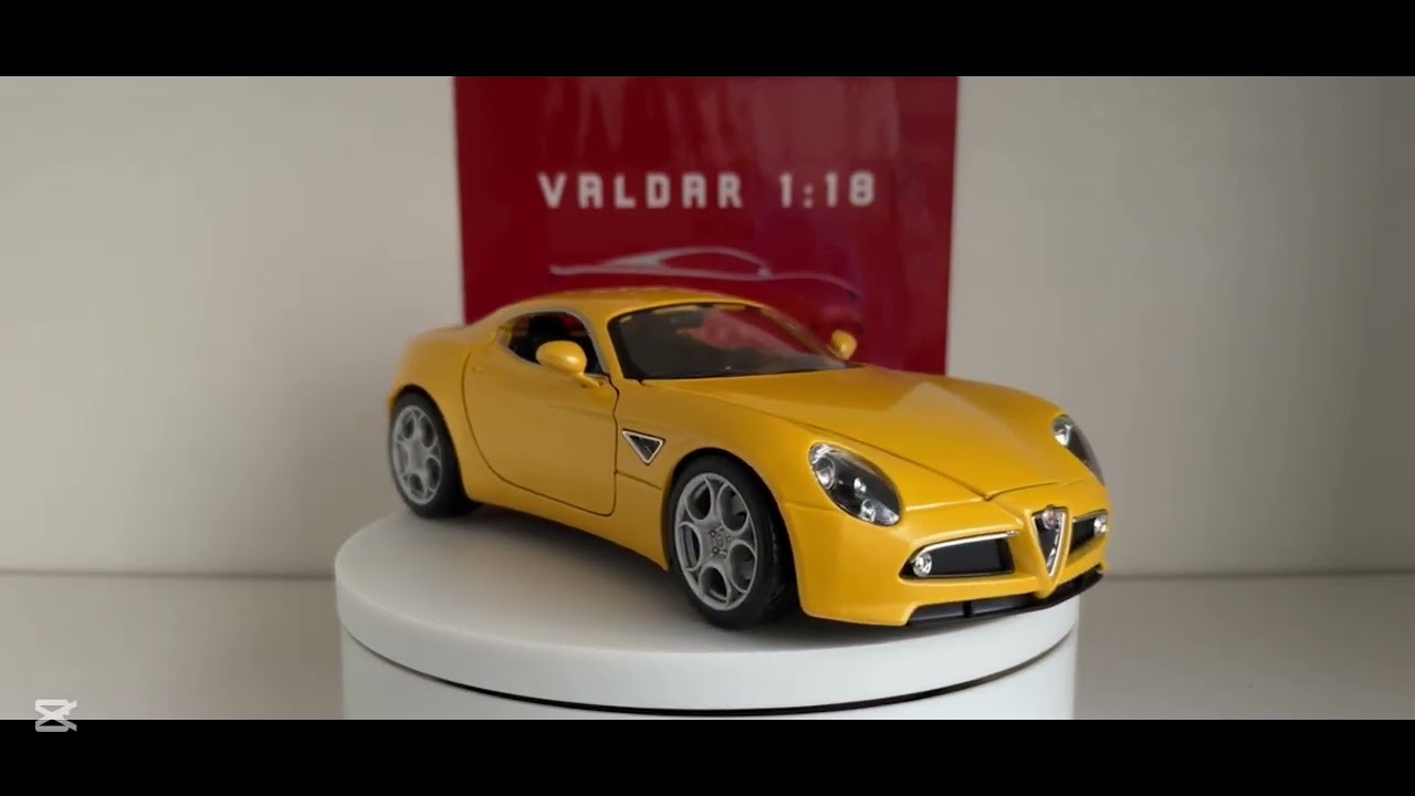 BURAGO ALFA ROMEO 8C 1/18