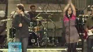 Carly Smithson & Michael Johns - Hold On, I'm Coming - Ellen