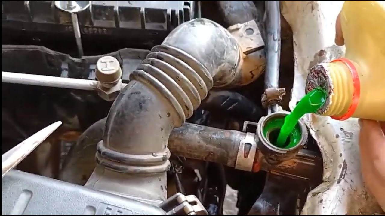 WagonR vxi Do it Yourself Very Simple|Coolant changing|cleaning rusty ...
