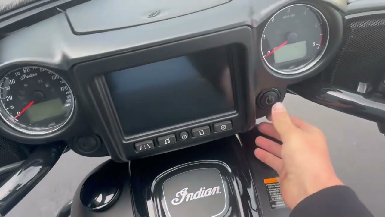 Indian Chieftain Thunder Black Smoke w/power band audio 3400 miles