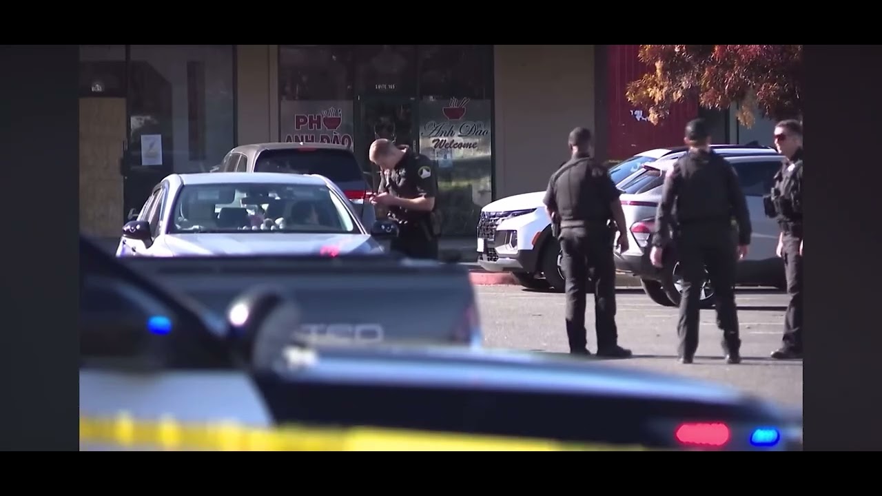 South Sacramento robbery, jewelry store one person dead - YouTube