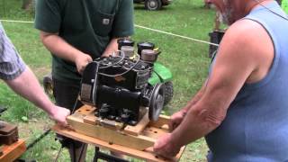 RARE AND CUSTOM ENGINE START-UPS AT SHOW